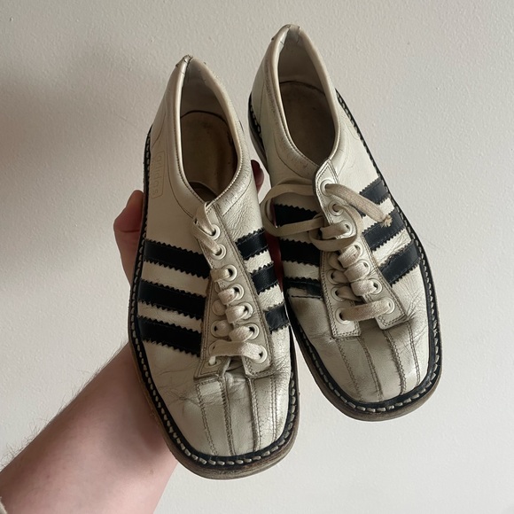 Vintage adidas bowling shoes - Picture 3 of 3